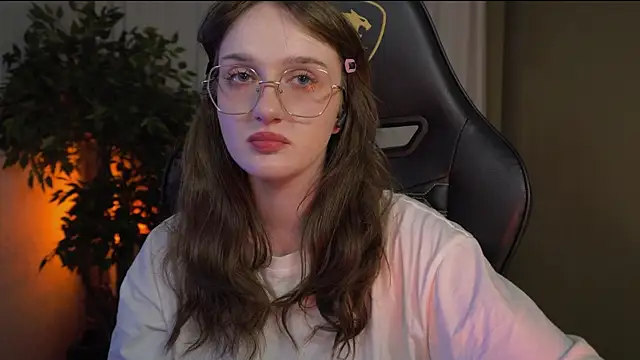 ELLIEJAY online show from March 9, 2025, 11:35 pm