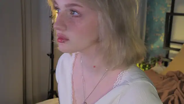 ELLIEJAY online show from March 20, 2026, 5:19 am