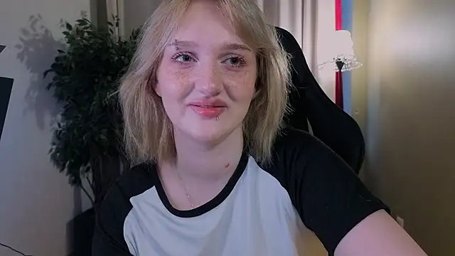 ELLIEJAY online show from March 12, 2026, 5:13 am