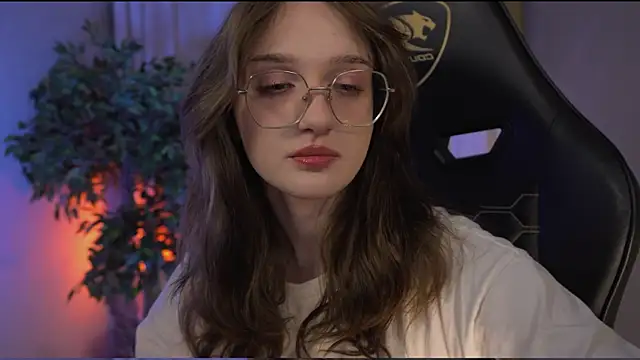 ELLIEJAY online show from March 9, 2025, 8:21 pm