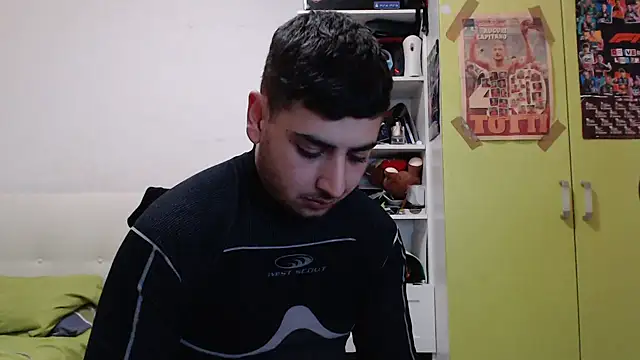 claudio20031 online show from December 11, 2024, 4:53 pm