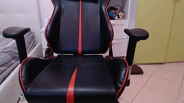 claudio20031 online show from March 19, 2025, 8:11 pm