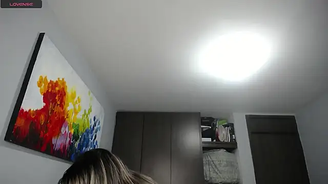 Valentina St online show from November 16, 2025, 10:42 am