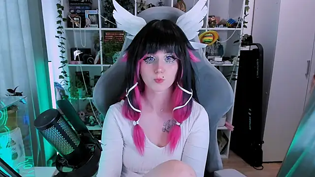 ohclementine online show from April 23, 2026, 9:16 am