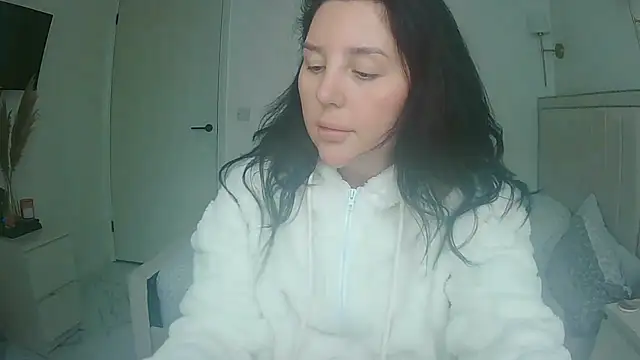 magical mia online show from April 16, 2026, 10:16 am