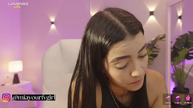 miagomezweb1 online show from October 3, 2025, 12:17 pm