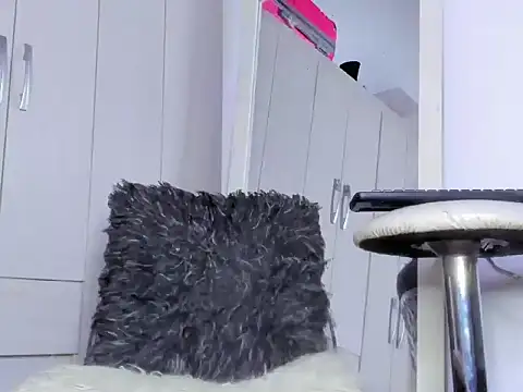 Kendall Hotsexy x online show from April 11, 2026, 3:25 am