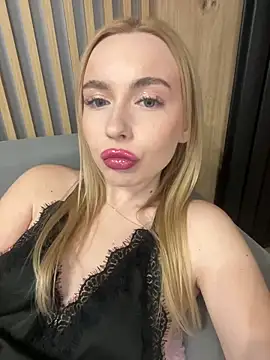 Snapshot of Nicole_blonde0 chatting on February 9, 2025, 7:41 pm Nicole blonde0 online show from February 9, 2025, 7:41 pm