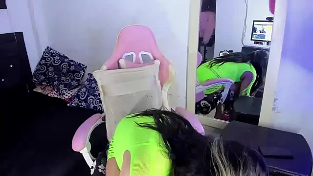 blonde girl01 online show from February 3, 2026, 7:52 pm