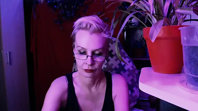 HelgaHimmell online show from March 25, 2026, 8:52 pm