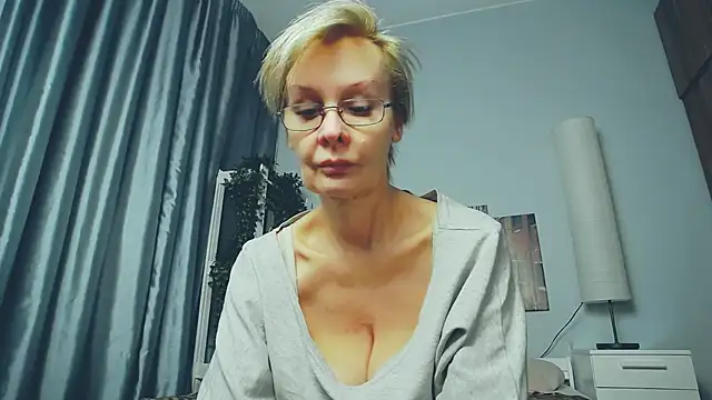 HelgaHimmell online show from March 9, 2025, 10:08 pm