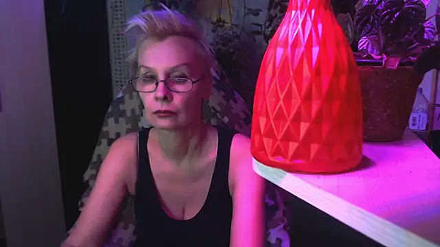 HelgaHimmell online show from April 1, 2026, 10:50 pm