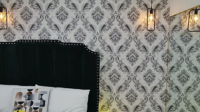 LexaDeRusso online show from October 8, 2025, 7:47 pm