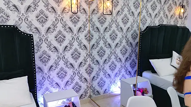 LexaDeRusso online show from September 15, 2025, 7:47 pm