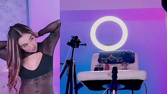 Angelst   online show from April 12, 2026, 1:42 am