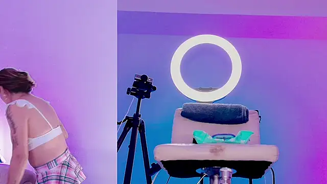 Angelst   online show from April 16, 2026, 1:28 am