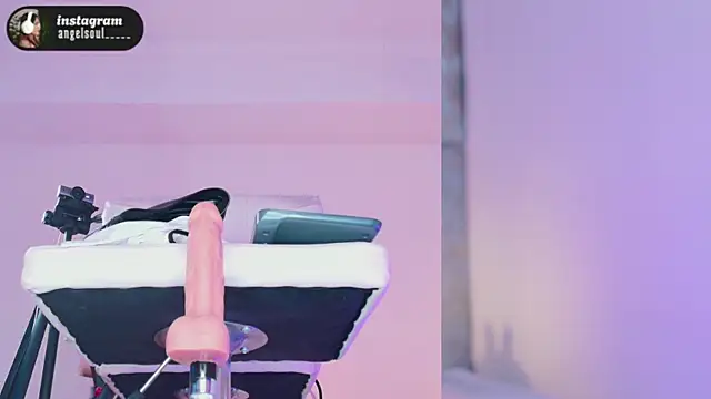 Angelst   online show from November 25, 2025, 6:03 am