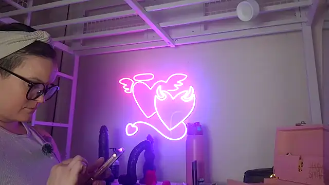 quinnmariexo online show from February 17, 2026, 5:27 am