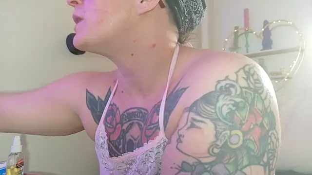 quinnmariexo online show from March 27, 2026, 7:48 pm