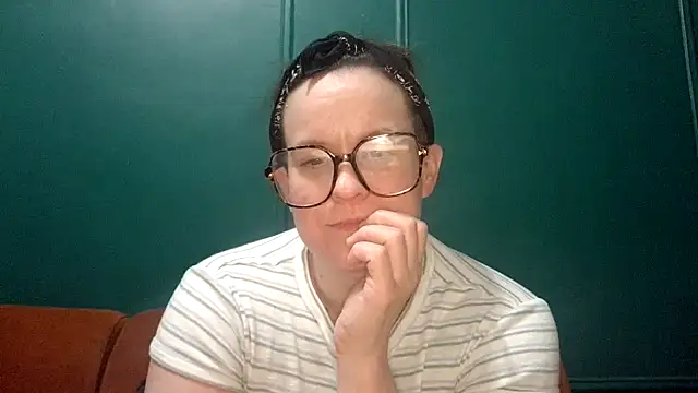 quinnmariexo online show from October 23, 2025, 2:32 am