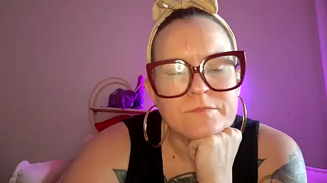 quinnmariexo online show from February 4, 2026, 4:24 pm