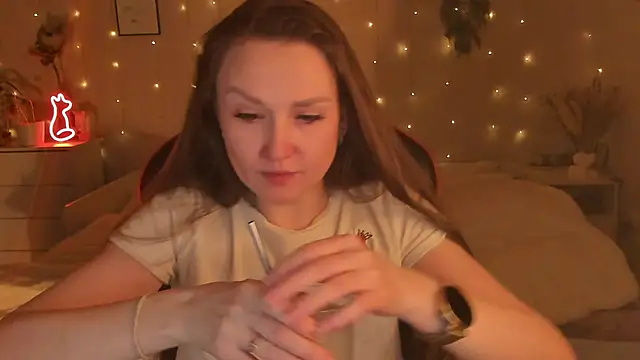 desperatehousewife   online show from February 21, 2026, 7:05 pm