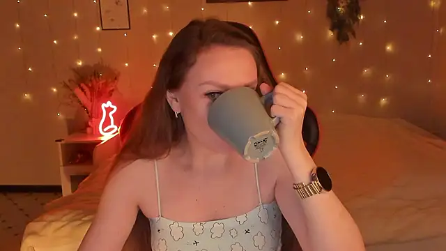 desperatehousewife   online show from March 1, 2026, 7:03 pm