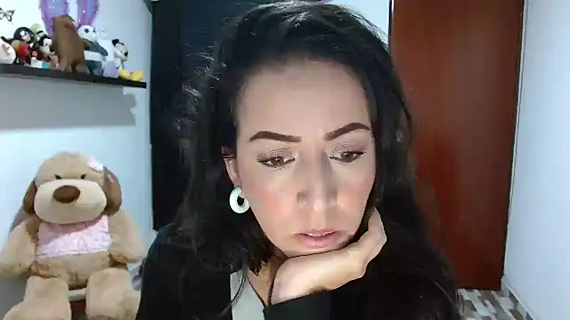 ella peck online show from February 13, 2025, 1:29 am