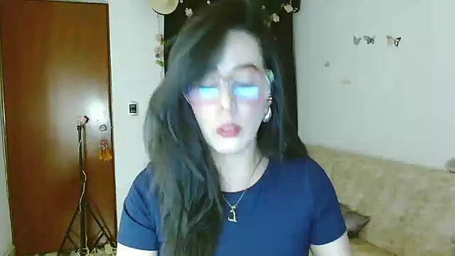 ella peck online show from April 13, 2026, 3:32 am