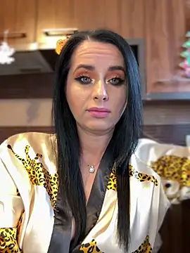 Hotmomcheckk  online show from December 21, 2025, 7:54 am