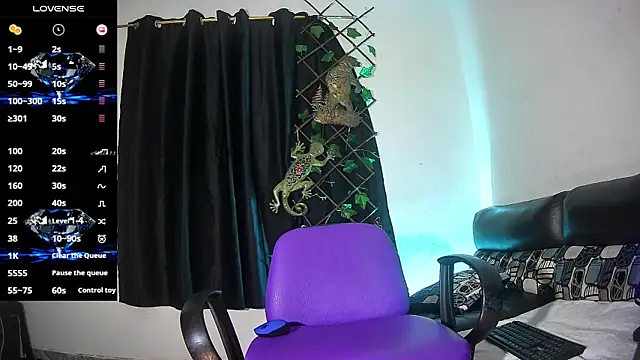 Snapshot of vale_bunny23 chatting on November 12, 2025, 2:15 am vale bunny23 online show from November 12, 2025, 2:15 am