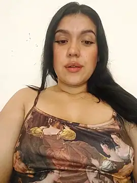 Sophie-hatter online show from March 5, 2025, 3:51 pm