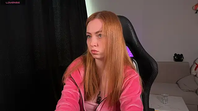 Snapshot of LinaWitch chatting on September 27, 2025, 11:05 am LinaWitch online show from September 27, 2025, 11:05 am