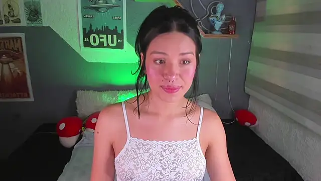 Snapshot of MiaaRose chatting on October 17, 2025, 4:42 pm MiaaRose online show from October 17, 2025, 4:42 pm