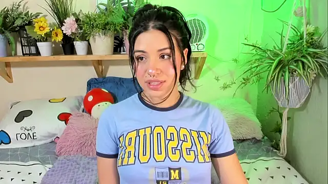 Snapshot of MiaaRose chatting on October 21, 2025, 5:45 pm MiaaRose online show from October 21, 2025, 5:45 pm