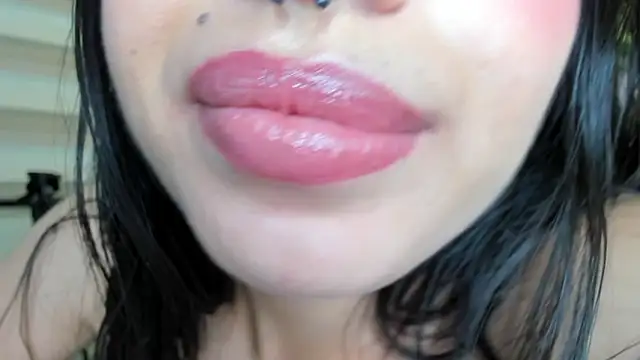 Snapshot of MiaaRose chatting on January 20, 2025, 6:43 pm MiaaRose online show from January 20, 2025, 6:43 pm