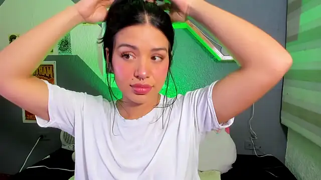 Snapshot of MiaaRose chatting on November 13, 2025, 8:13 pm MiaaRose online show from November 13, 2025, 8:13 pm