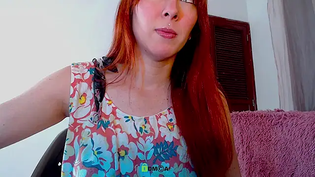 lanaturner  online show from October 1, 2025, 12:27 am