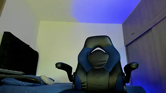 male pussy online show from September 24, 2025, 1:17 pm