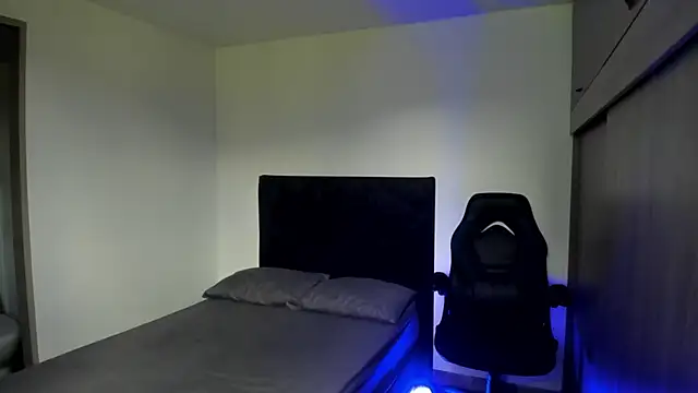 male pussy online show from April 25, 2026, 4:37 pm