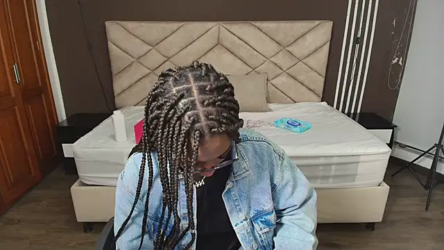 Raquel jones online show from September 20, 2025, 12:10 pm