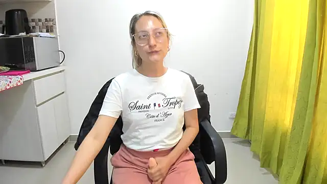 Adele johnsonn1 online show from February 18, 2025, 4:14 pm