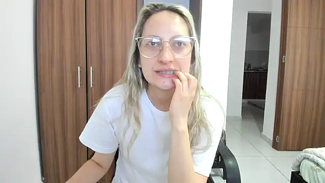 Adele johnsonn1 online show from September 10, 2025, 4:28 pm