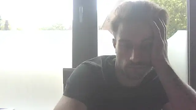 Snapshot of Vekie_007 chatting on June 7, 2026, 8:30 am Vekie 007 online show from June 7, 2026, 8:30 am