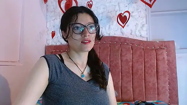 Snapshot of lunazulsj chatting on February 12, 2025, 12:44 pm lunazulsj online show from February 12, 2025, 12:44 pm