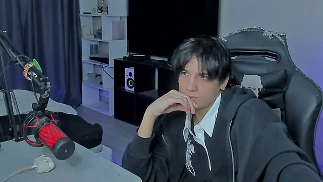 MarkBrowniii online show from October 6, 2025, 12:34 am