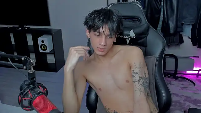 MarkBrowniii online show from March 21, 2025, 1:24 am