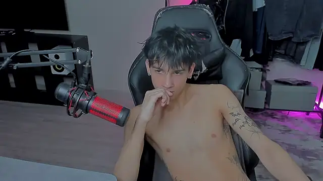 MarkBrowniii online show from February 25, 2025, 11:37 pm