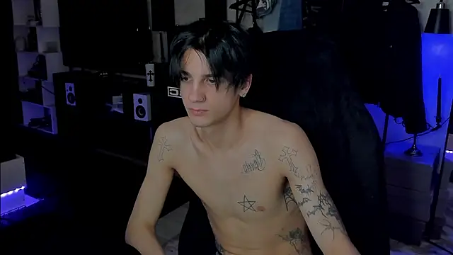Snapshot of MarkBrowniii chatting on June 19, 2026, 6:47 pm MarkBrowniii online show from June 19, 2026, 6:47 pm