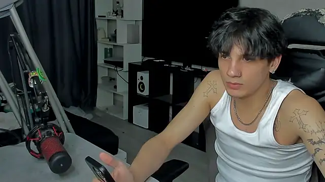 MarkBrowniii online show from September 14, 2025, 2:56 am